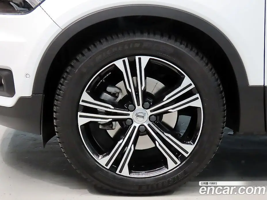Volvo XC40 2021 2.0 автомат (гидро), фото 20