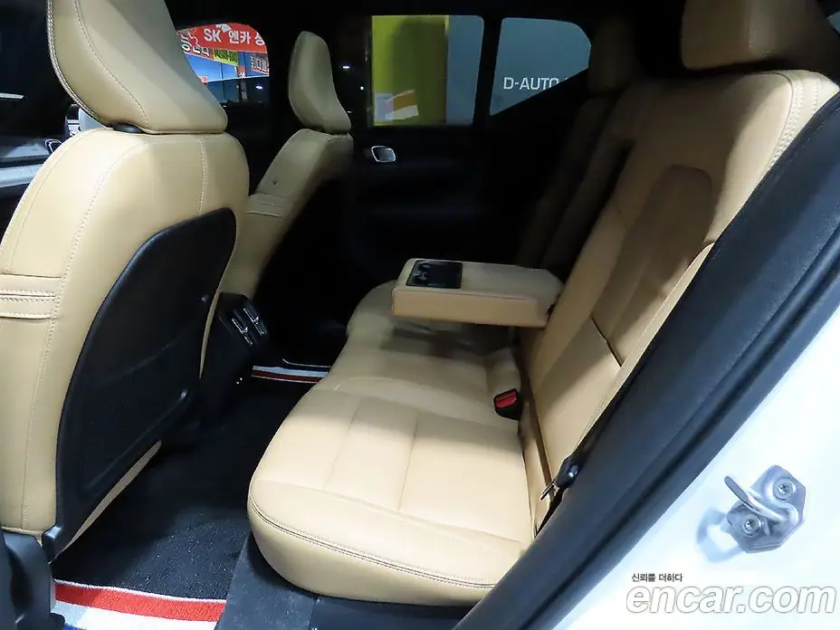 Volvo XC40 2021 2.0 автомат (гидро), фото 7