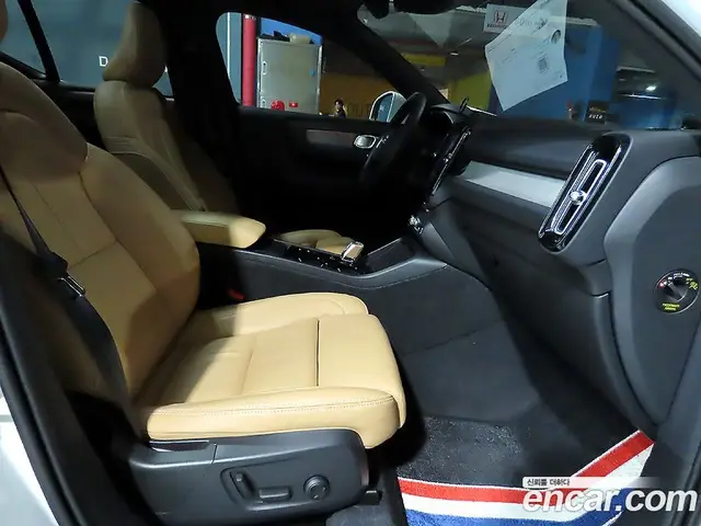 Volvo XC40 2021 2.0 автомат (гидро), миниатюра 9