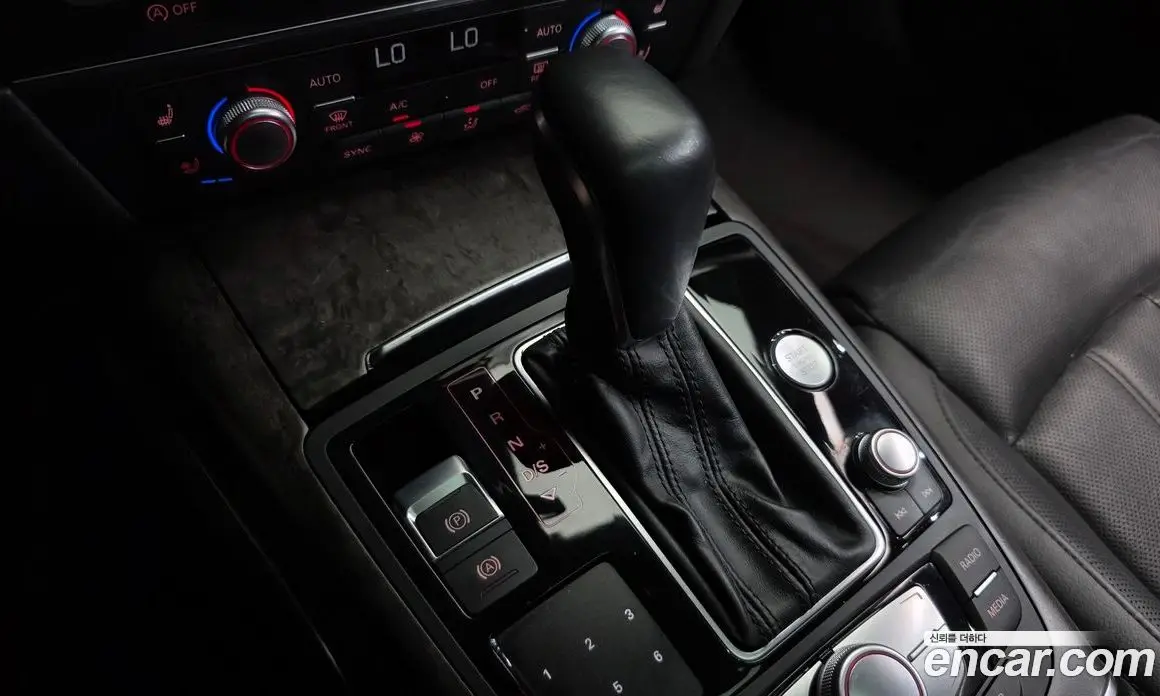 Audi A6 2018 2.0 автомат (гидро), фото 12