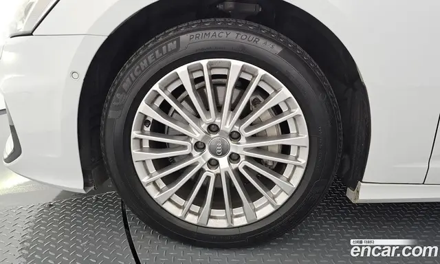 Audi A6 2021 2.0 автомат (гидро), миниатюра 5