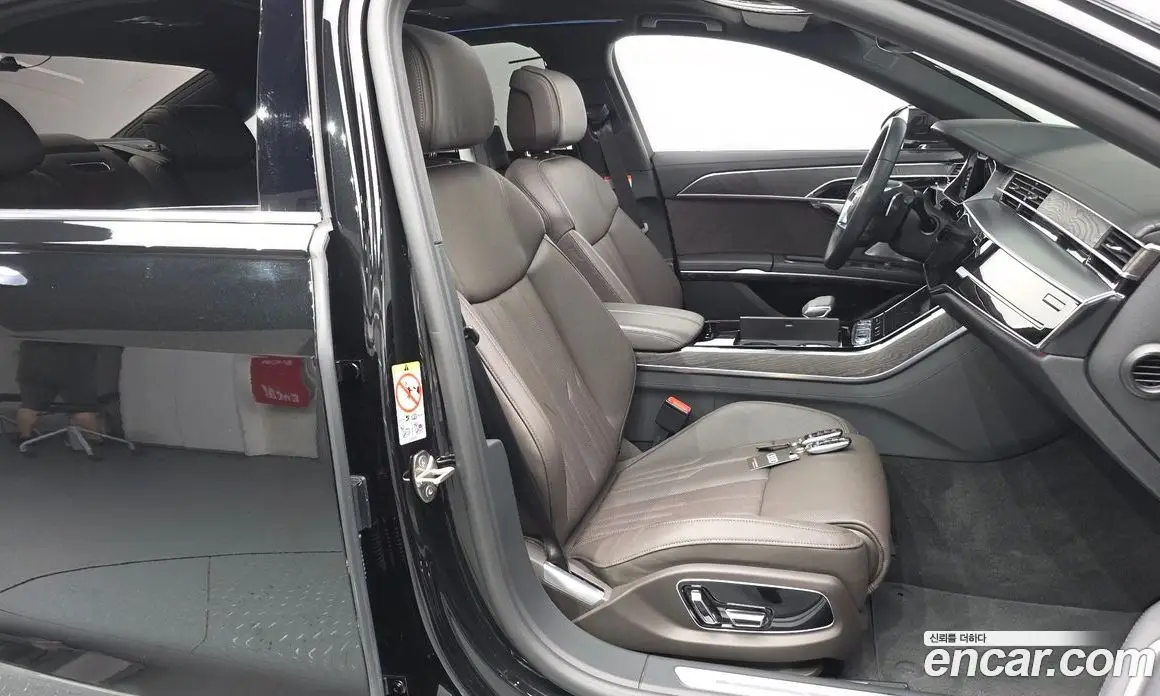 Audi A8 2023 3.0 автомат (гидро), фото 17