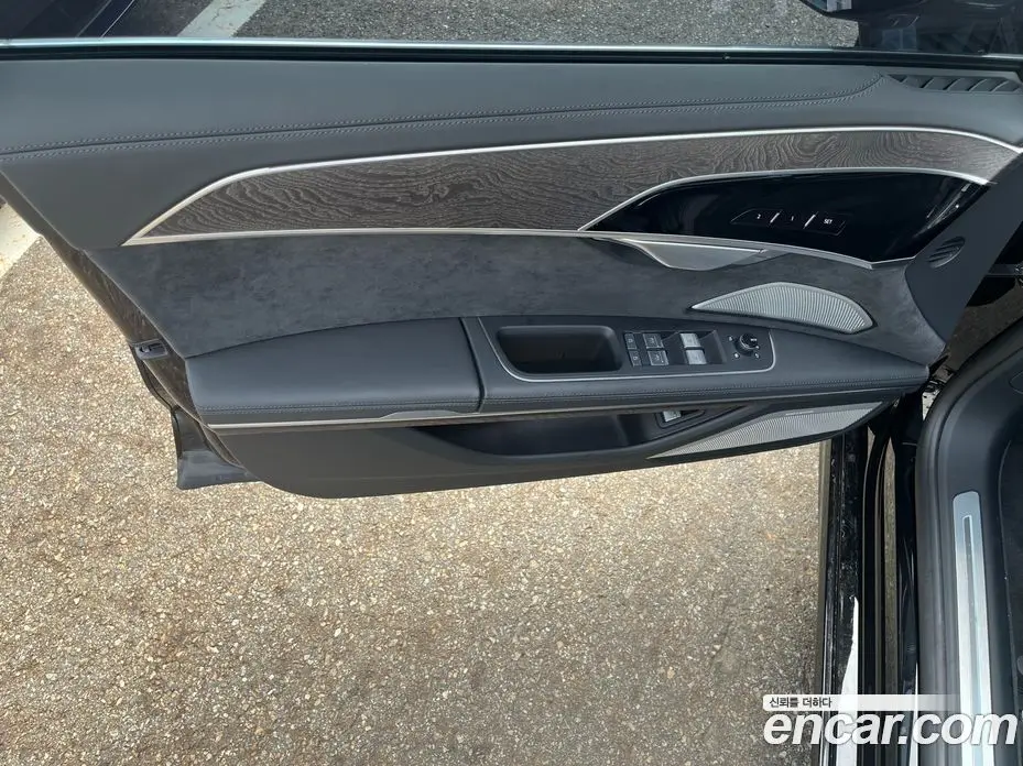 Audi A8 2023 3.0 автомат (гидро), фото 12