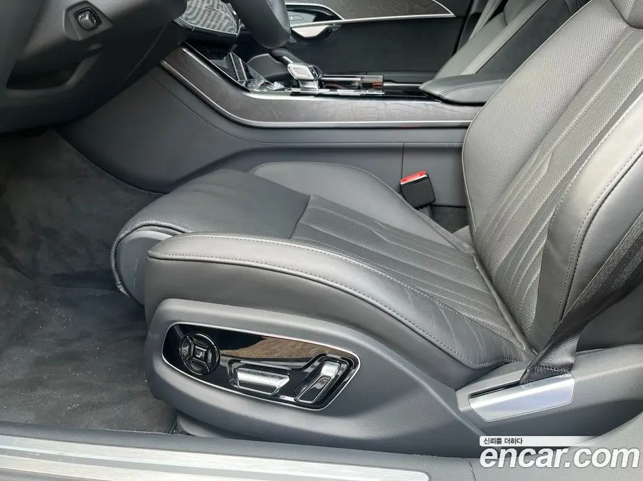 Audi A8 2023 3.0 автомат (гидро), фото 13