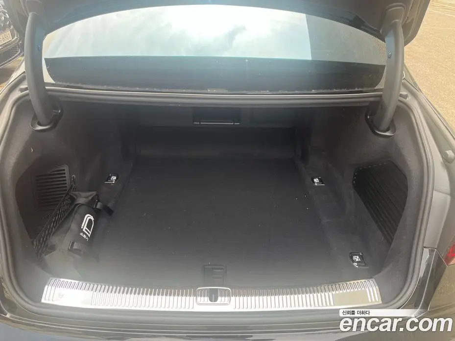 Audi A8 2023 3.0 автомат (гидро), фото 18
