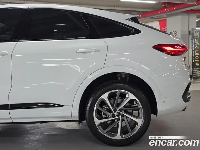 Audi Q5 2025 2.0 автомат (гидро), миниатюра 8