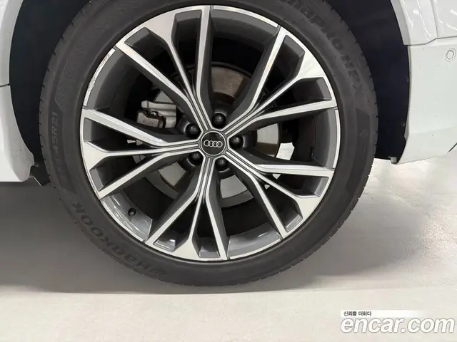 Audi Q8 2021 3.0 автомат (гидро), миниатюра 5