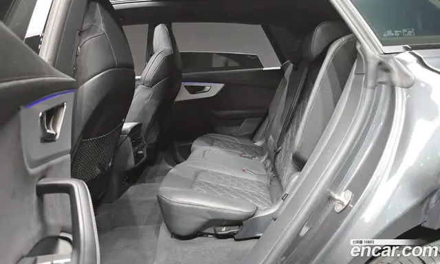 Audi Q8 2023 3.0 автомат (гидро), миниатюра 12
