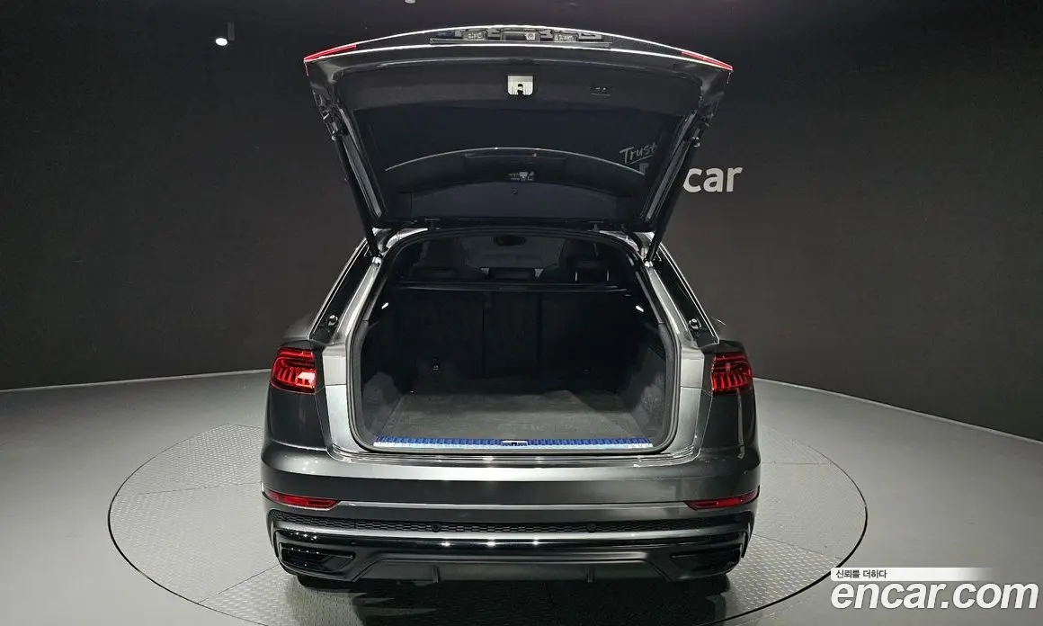 Audi Q8 2023 3.0 автомат (гидро), фото 20