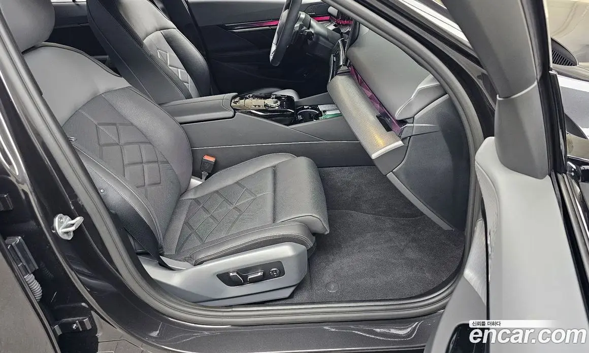 BMW 5 серия 2025 2.0 автомат (гидро), фото 15
