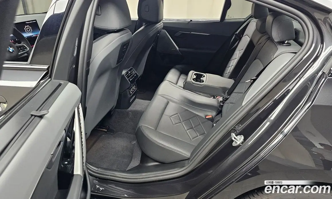 BMW 5 серия 2025 2.0 автомат (гидро), фото 16
