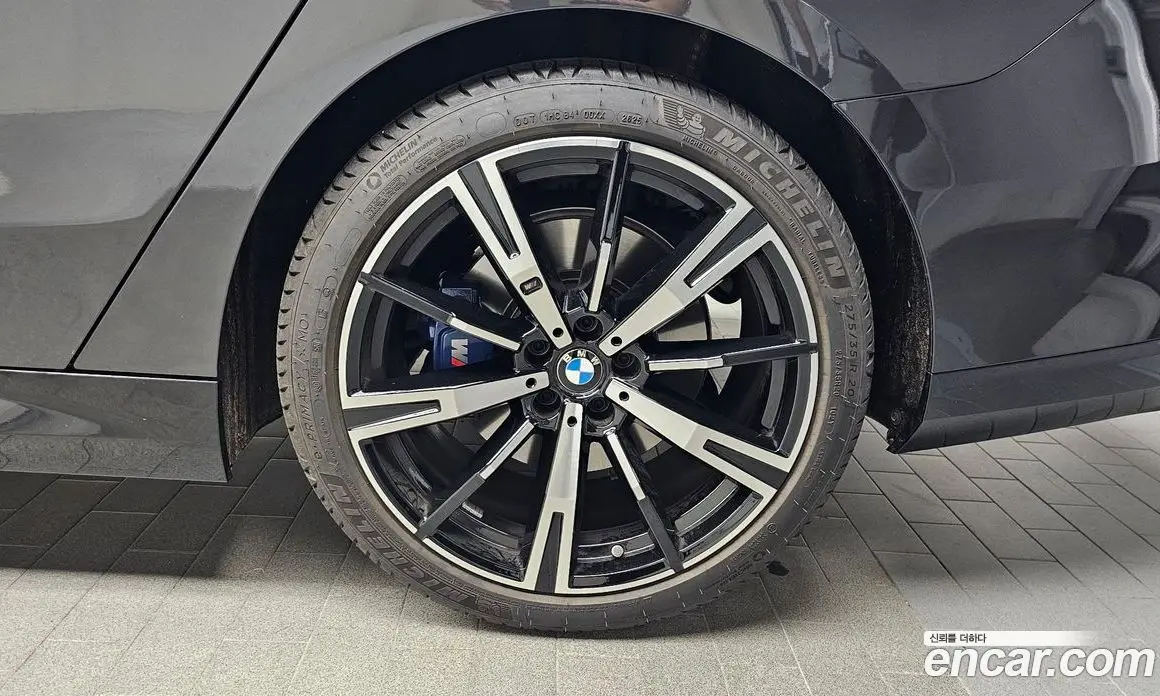 BMW 5 серия 2025 2.0 автомат (гидро), фото 6