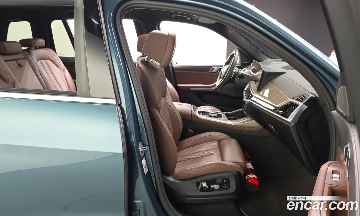 BMW X7 2023 3.0 автомат (гидро), фото 17
