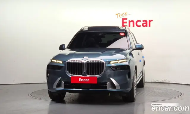 BMW X7 2023 3.0 автомат (гидро), миниатюра 3