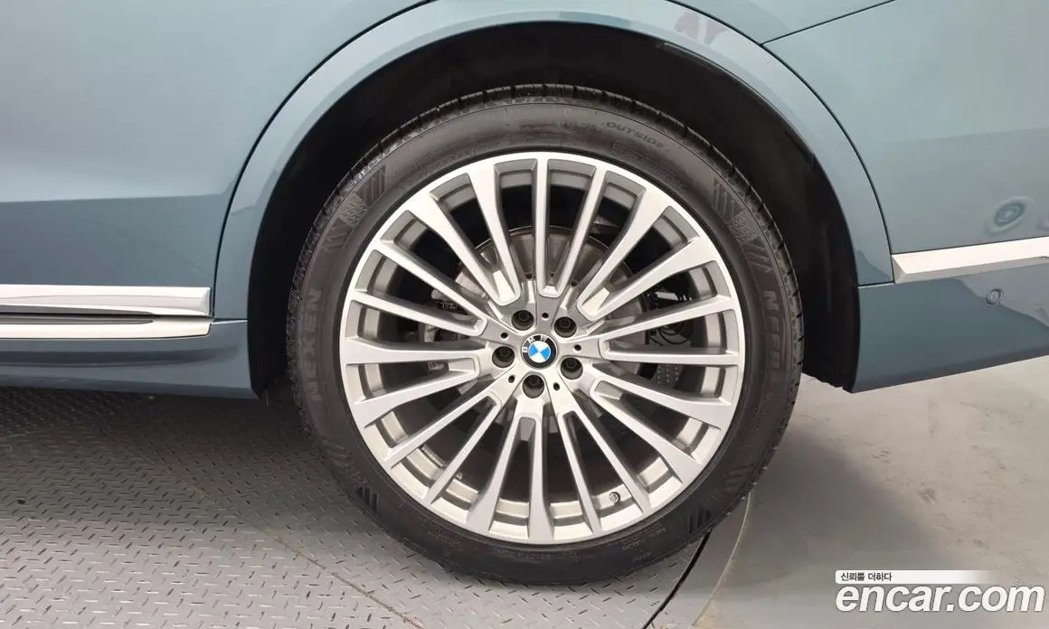 BMW X7 2023 3.0 автомат (гидро), фото 7