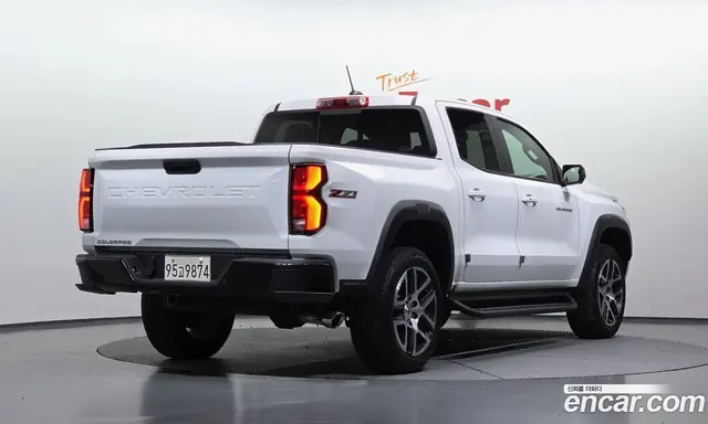 Chevrolet Colorado 2023 2.7 автомат (гидро), миниатюра 2