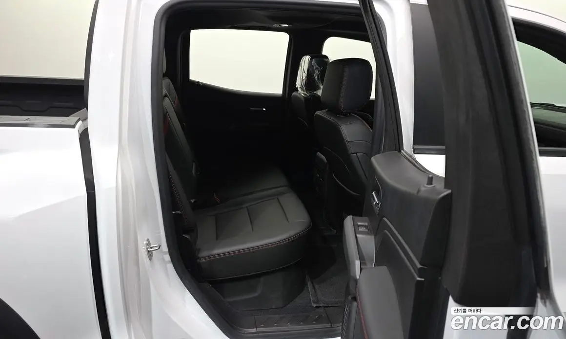 Chevrolet Colorado 2023 2.7 автомат (гидро), фото 18