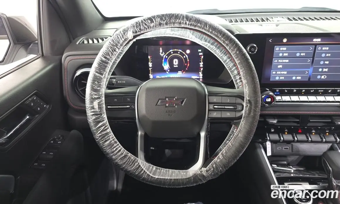 Chevrolet Colorado 2023 2.7 автомат (гидро), фото 19