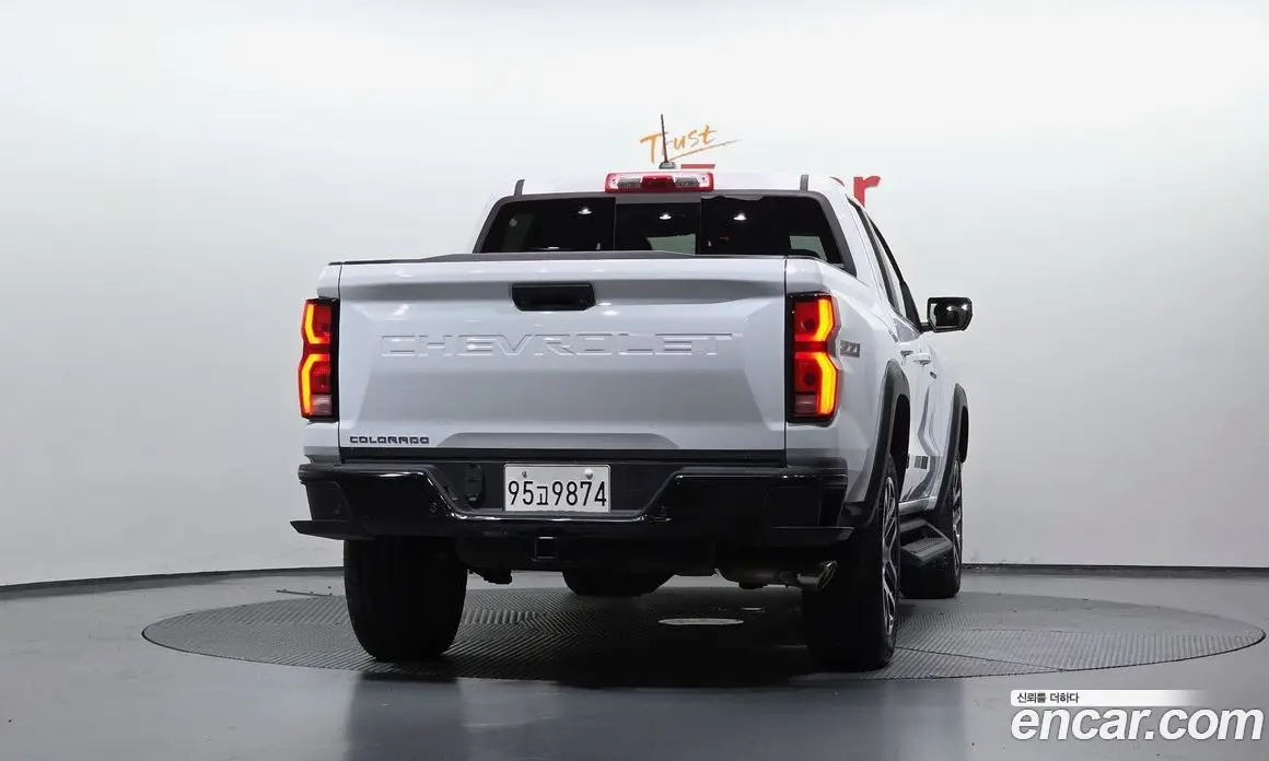 Chevrolet Colorado 2023 2.7 автомат (гидро), фото 4