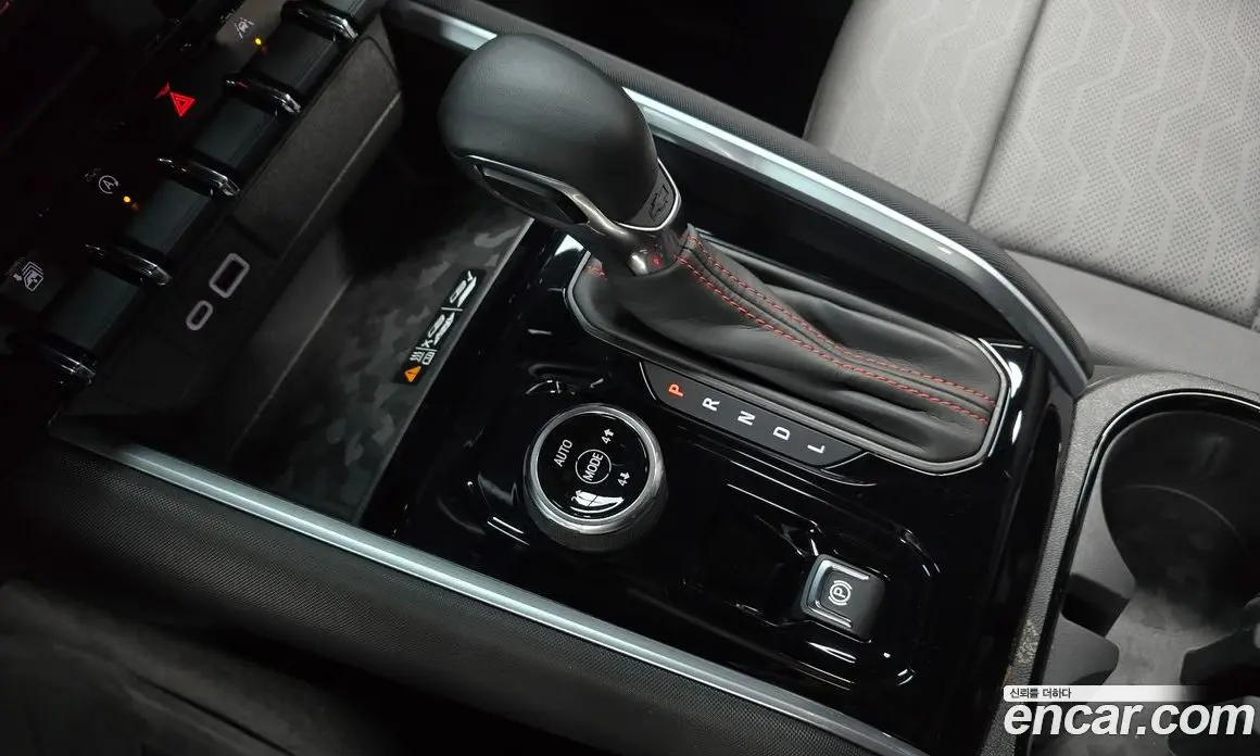 Chevrolet Colorado 2024 2.7 автомат (гидро), фото 11