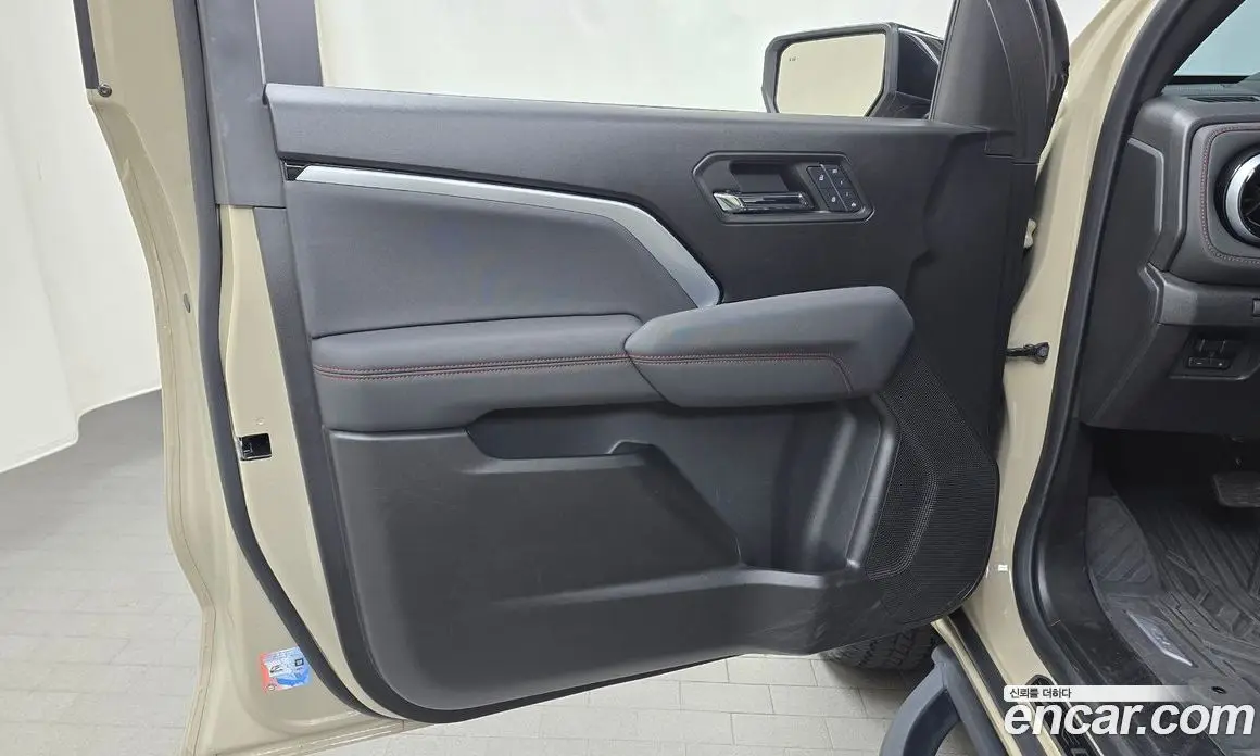 Chevrolet Colorado 2024 2.7 автомат (гидро), фото 13