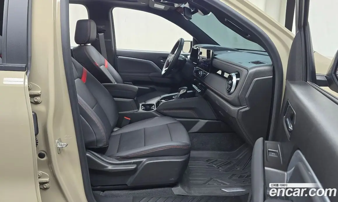Chevrolet Colorado 2024 2.7 автомат (гидро), фото 15