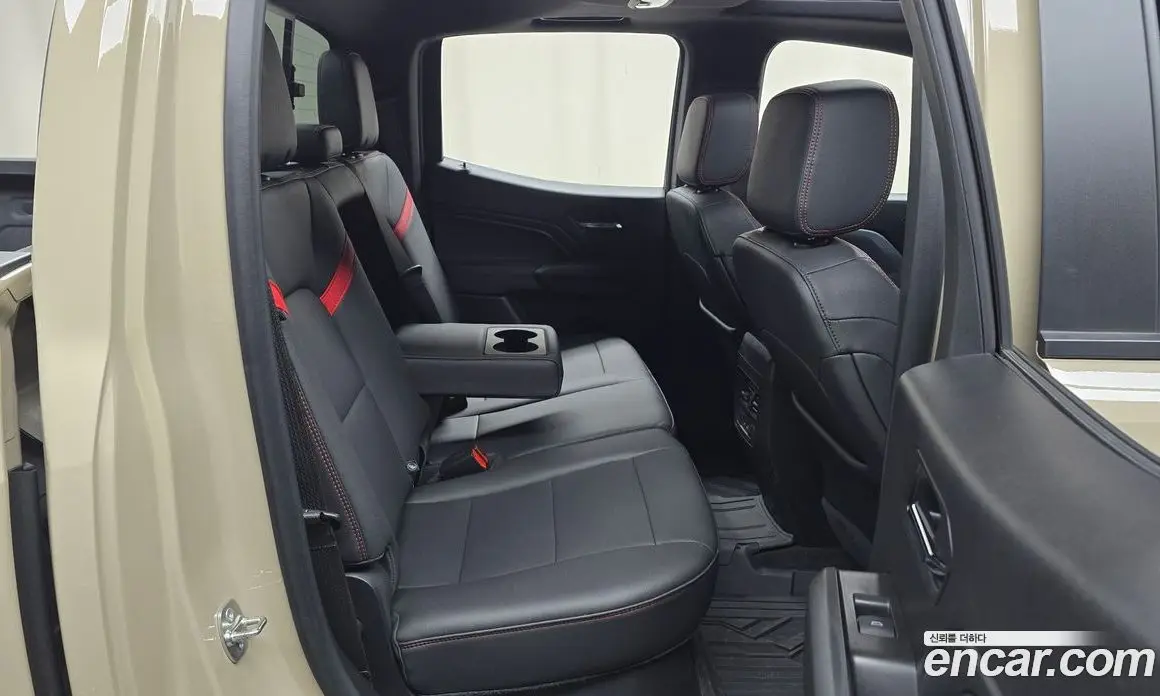 Chevrolet Colorado 2024 2.7 автомат (гидро), фото 16