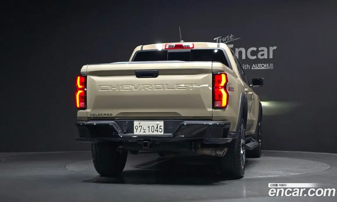 Chevrolet Colorado 2024 2.7 автомат (гидро), фото 3