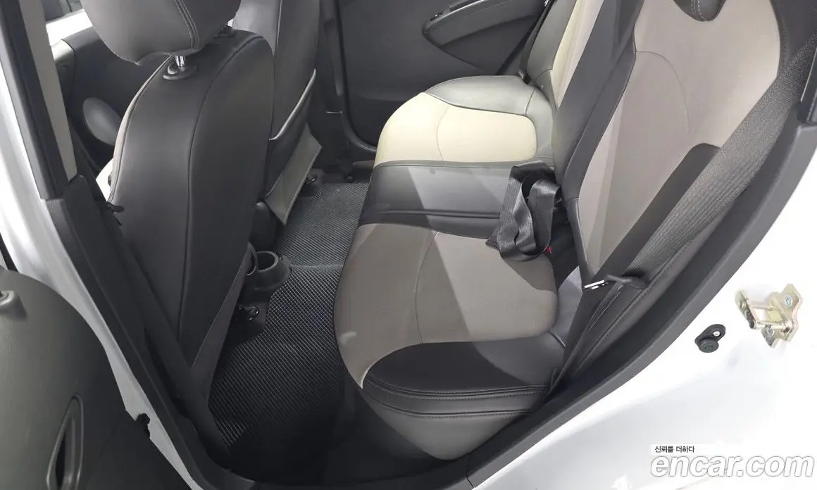Chevrolet Spark 2012 1.0 автомат (гидро), фото 12