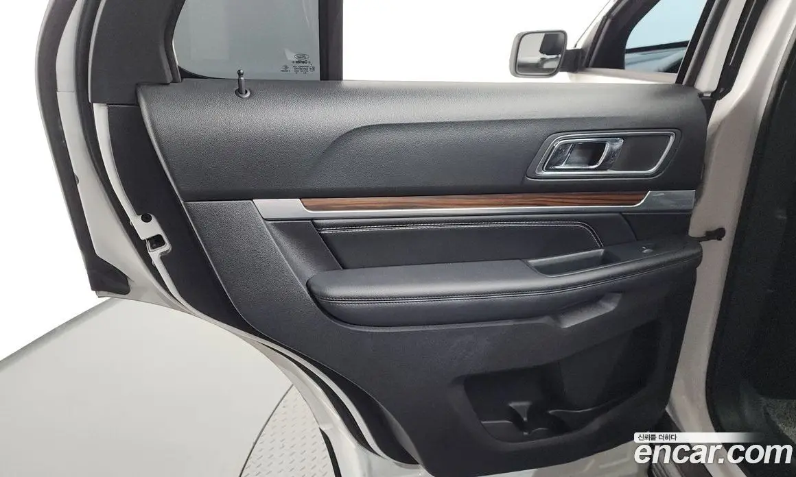 Ford Explorer 2019 2.3 автомат (гидро), фото 15