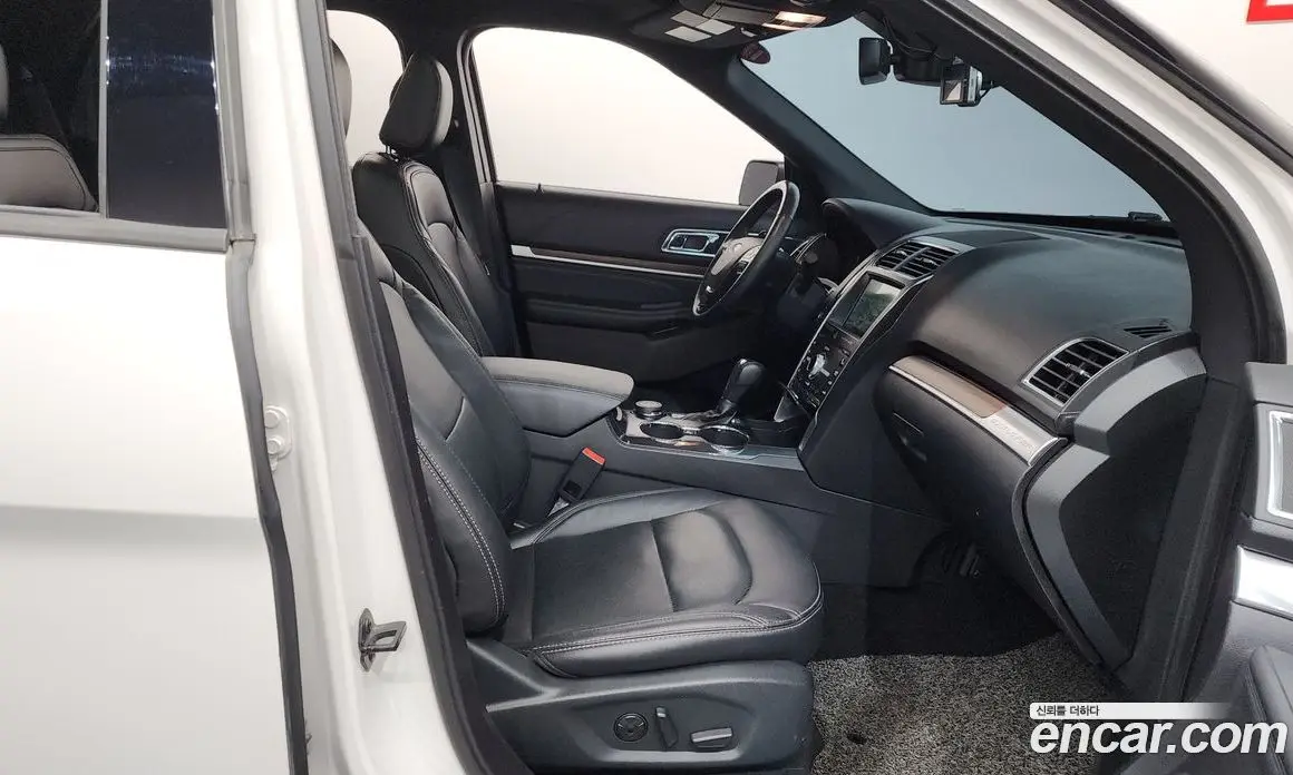 Ford Explorer 2019 2.3 автомат (гидро), фото 16