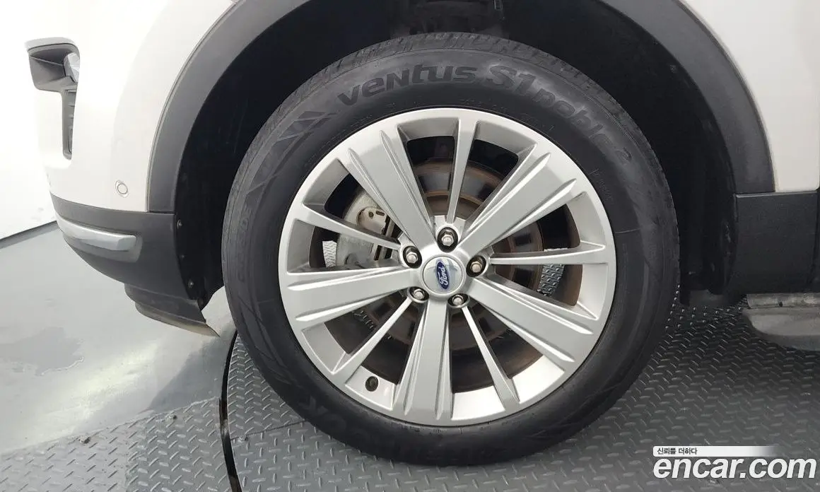Ford Explorer 2019 2.3 автомат (гидро), фото 5
