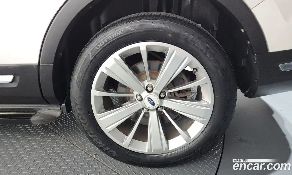 Ford Explorer 2019 2.3 автомат (гидро), фото 7