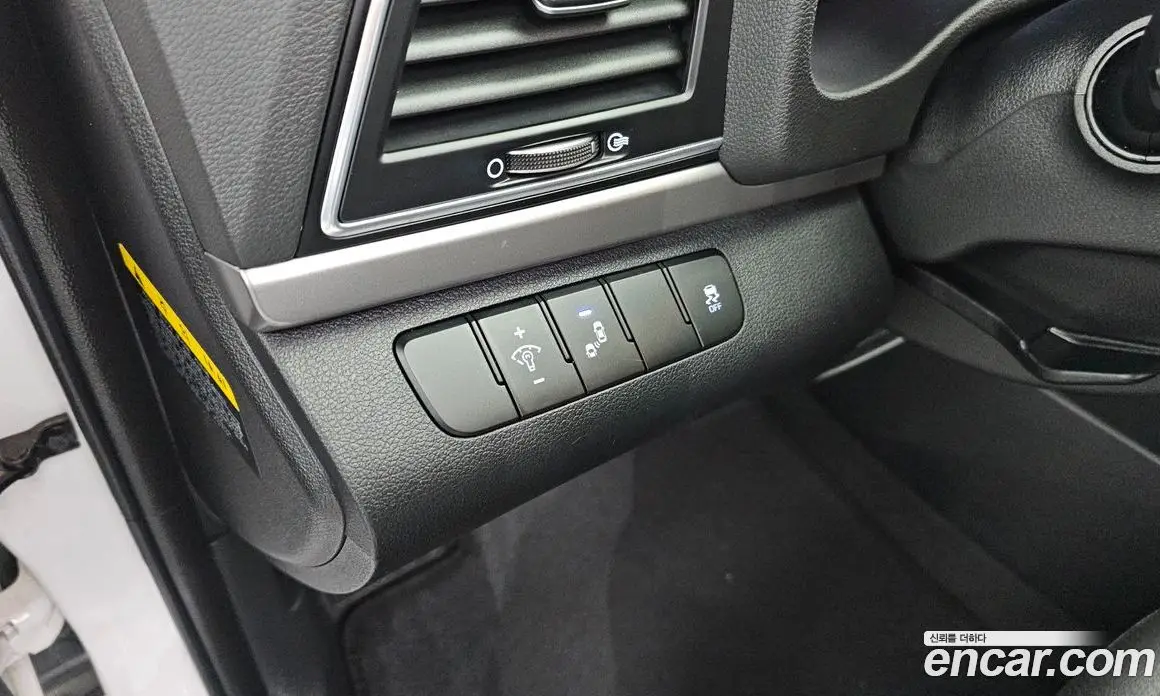Hyundai Avante 2018 1.6 автомат (гидро), фото 16