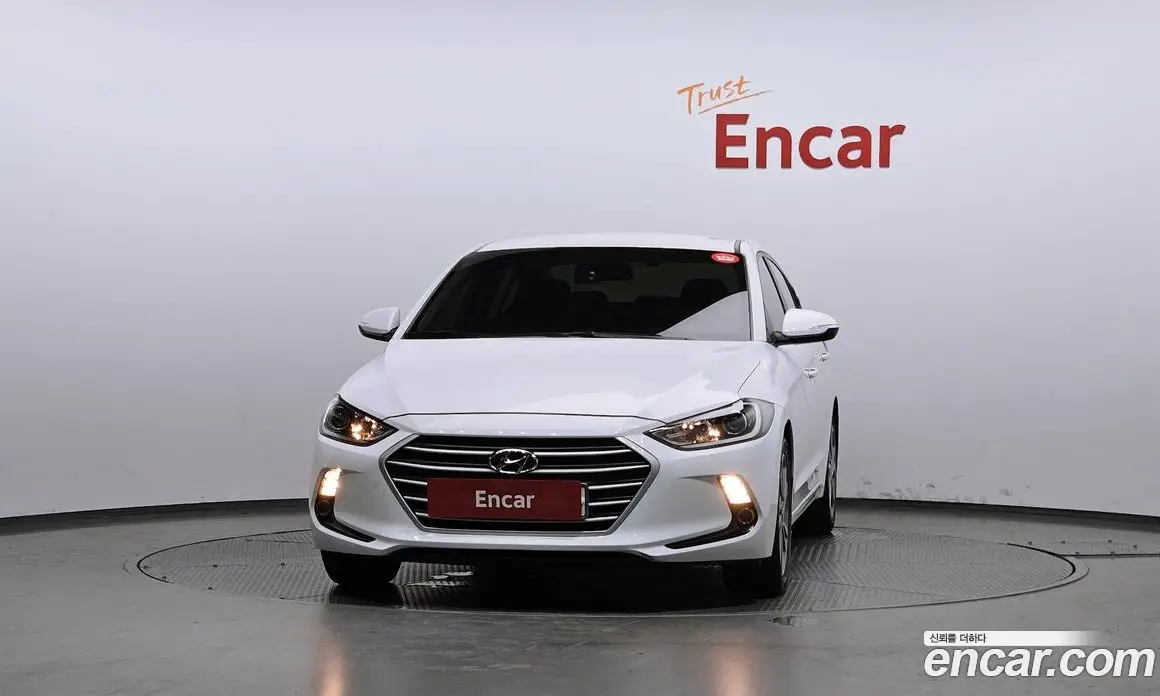 Hyundai Avante 2018 1.6 автомат (гидро), фото 3