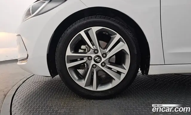Hyundai Avante 2018 1.6 автомат (гидро), миниатюра 5