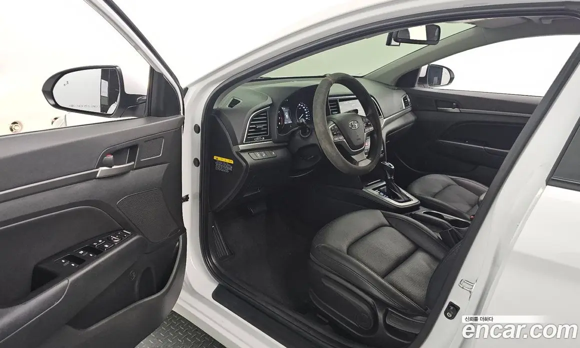 Hyundai Avante 2018 1.6 автомат (гидро), фото 10