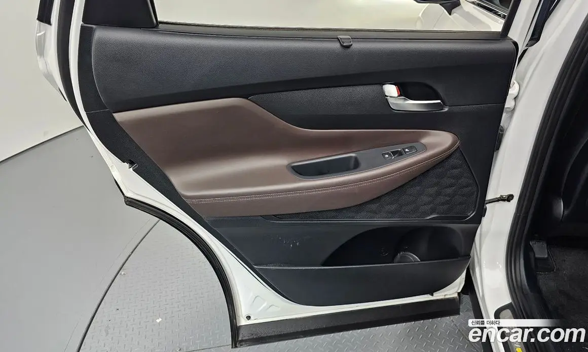 Hyundai Santa Fe 2023 2.2 автомат (гидро), фото 15
