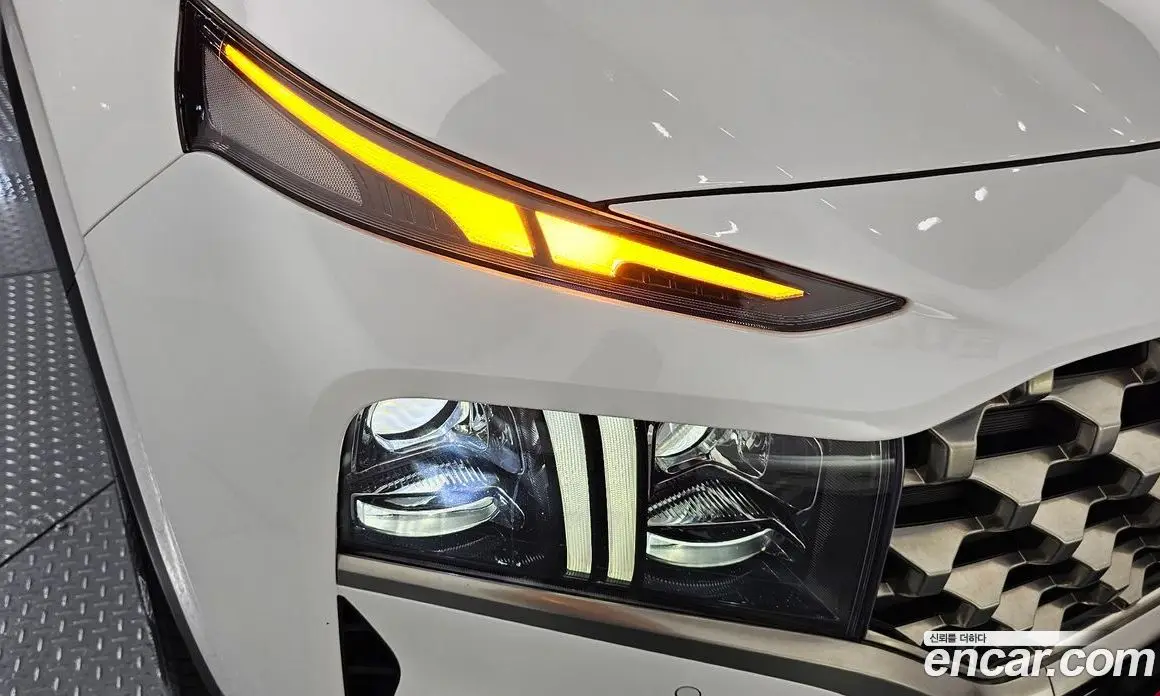 Hyundai Santa Fe 2023 2.2 автомат (гидро), фото 8