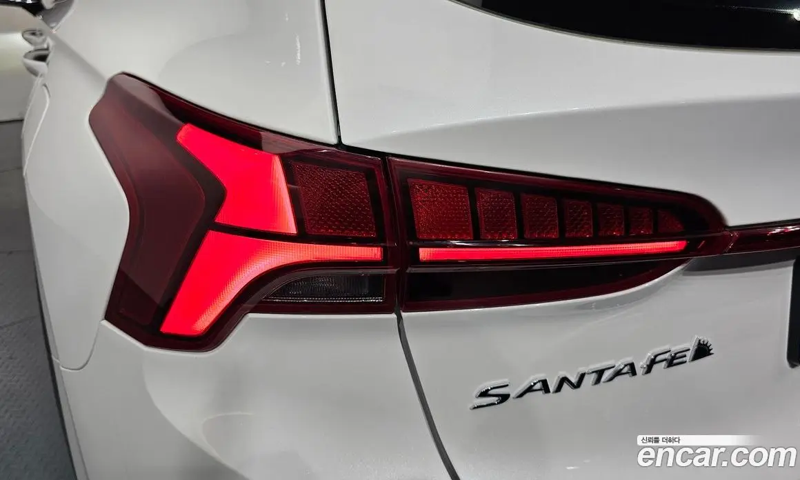 Hyundai Santa Fe 2023 2.2 автомат (гидро), фото 9