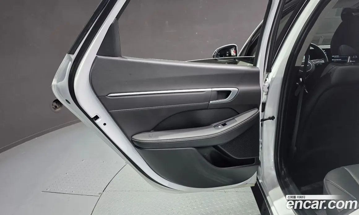 Hyundai Sonata 2024 2.0 автомат (гидро), фото 15