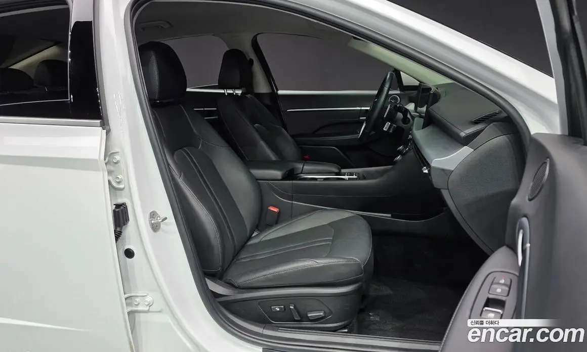 Hyundai Sonata 2024 2.0 автомат (гидро), фото 16
