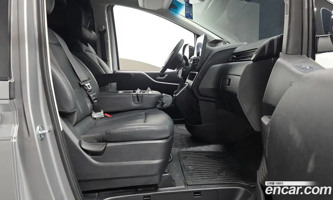 Hyundai Staria 2025 2.2 автомат (гидро), фото 16