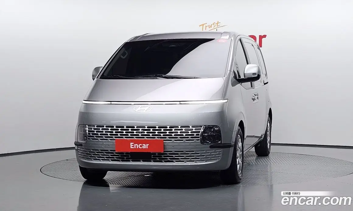 Hyundai Staria 2025 2.2 автомат (гидро), фото 3