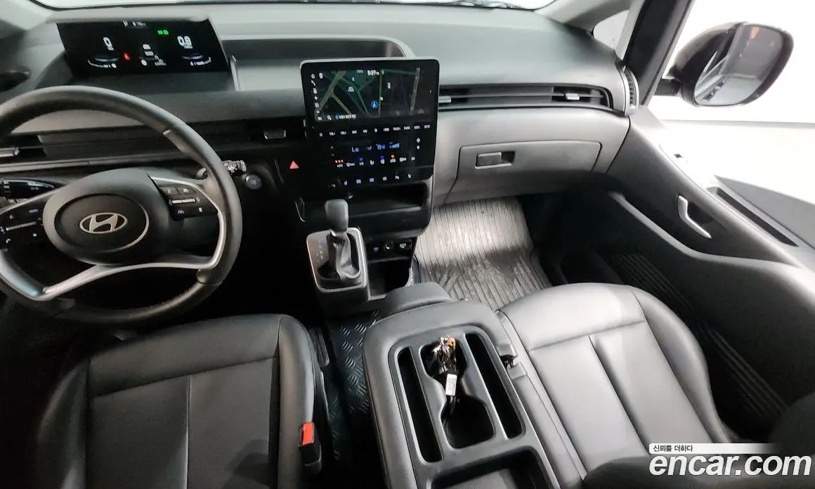 Hyundai Staria 2025 2.2 автомат (гидро), фото 7