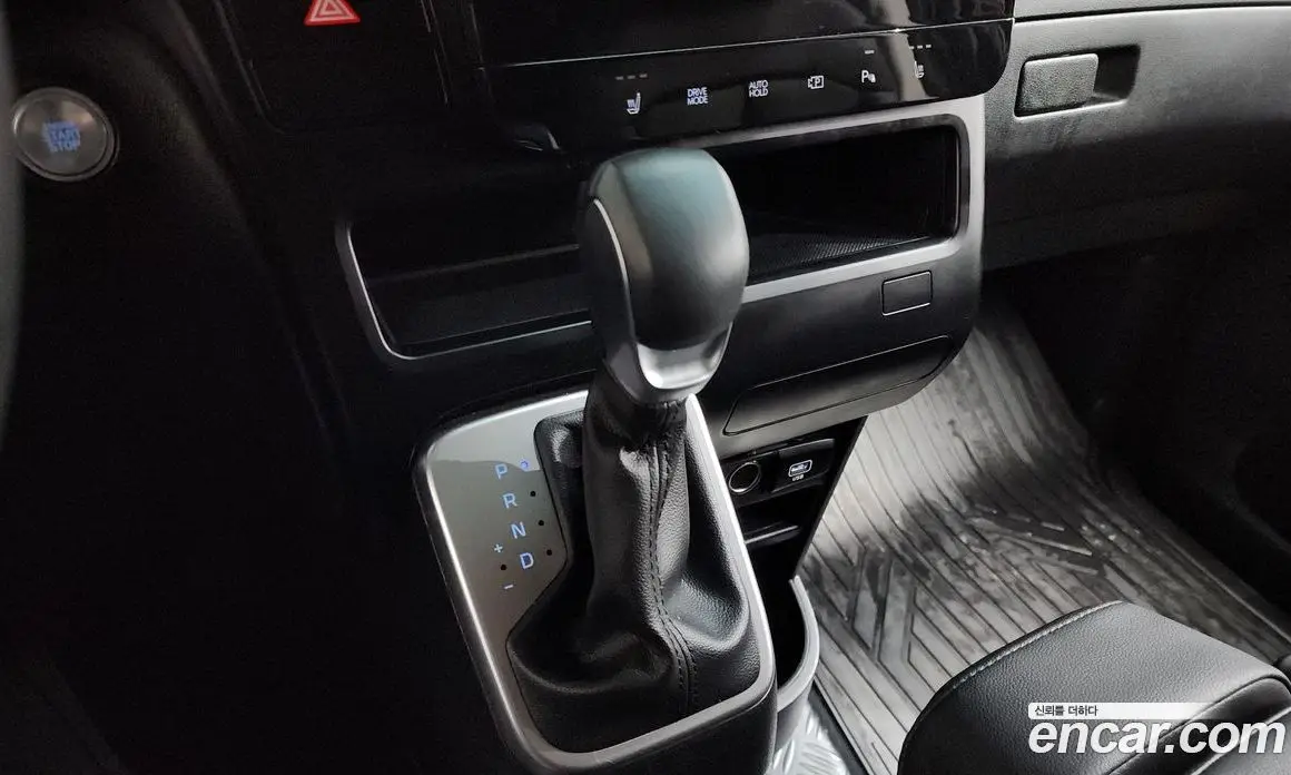 Hyundai Staria 2025 2.2 автомат (гидро), фото 9