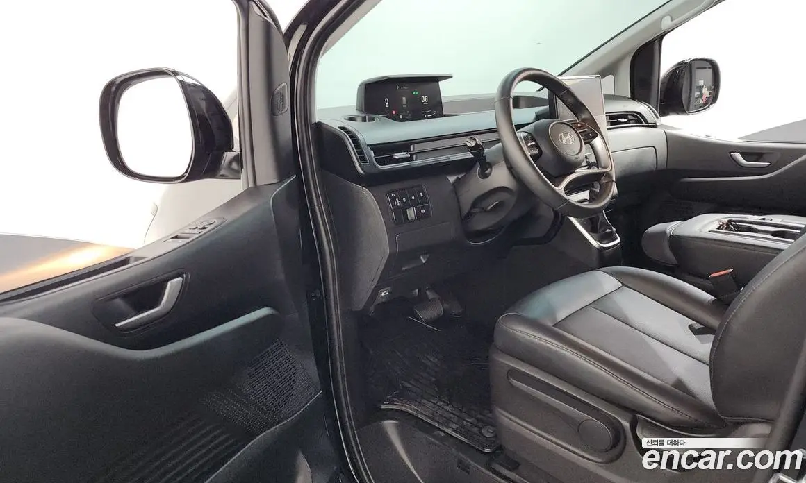 Hyundai Staria 2025 2.2 автомат (гидро), фото 10