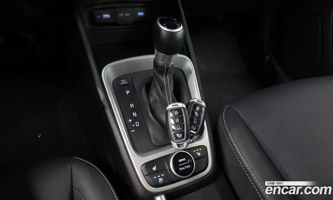 Hyundai Venue 2022 1.6 автомат (гидро), фото 12