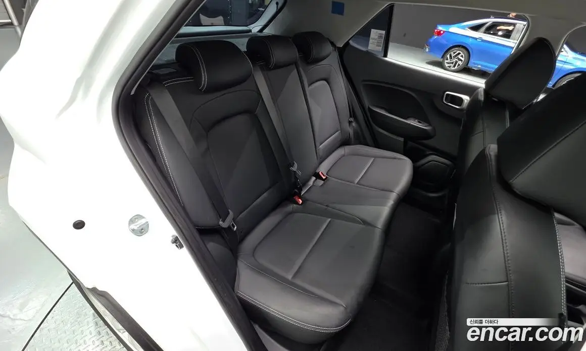 Hyundai Venue 2022 1.6 автомат (гидро), фото 20