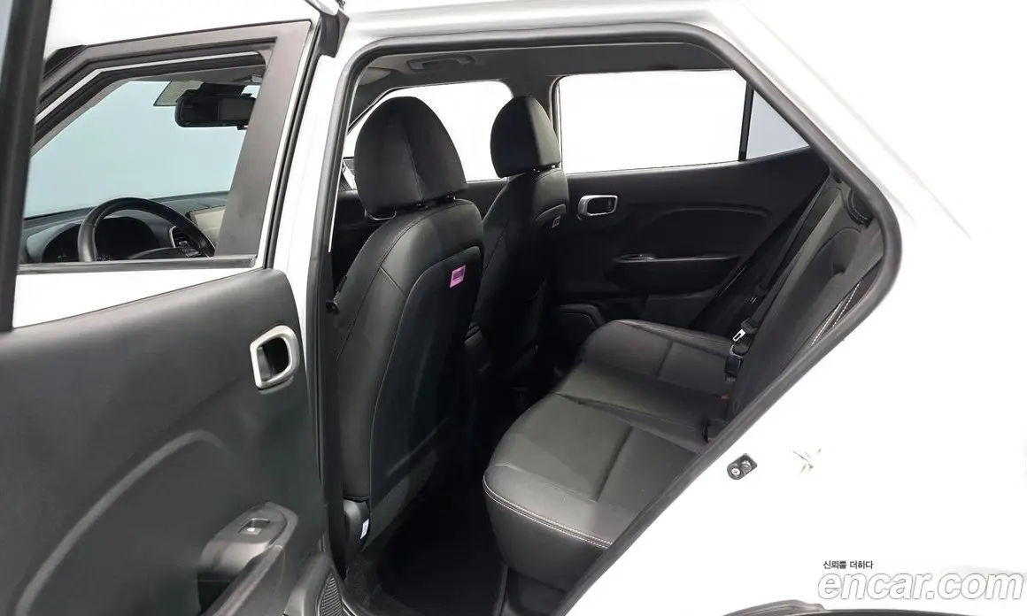 Hyundai Venue 2022 1.6 автомат (гидро), фото 21